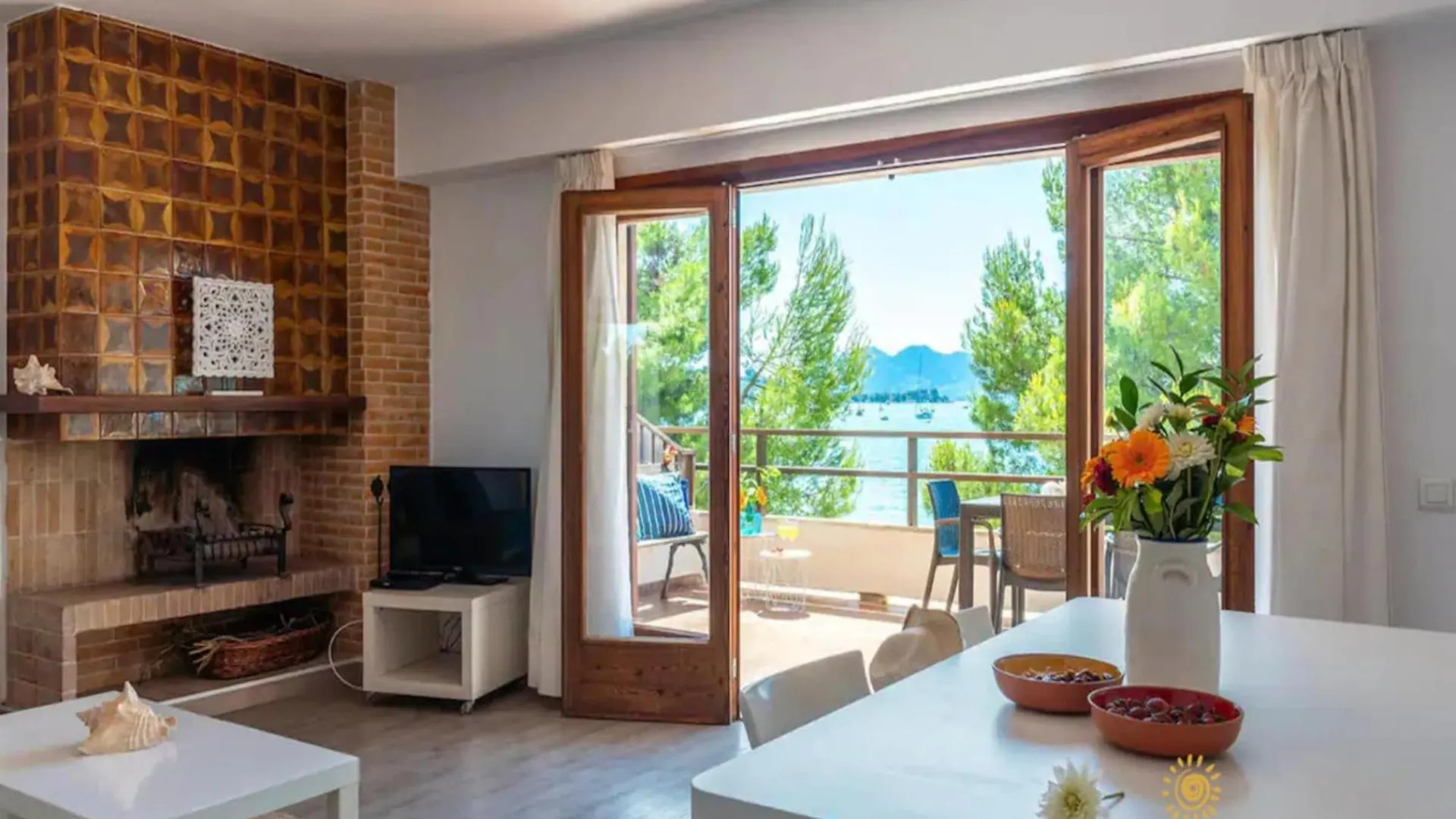 Private Villa With Inviting Space Port de Pollenca 0*,